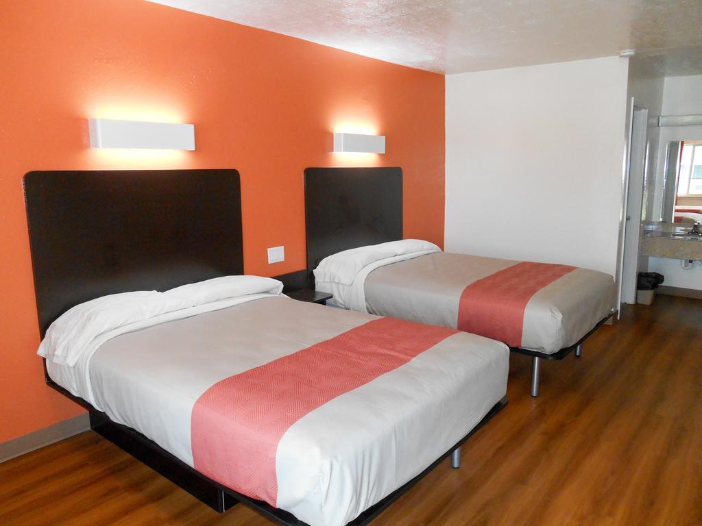Motel 6-Madisonville, Tx Екстер'єр фото