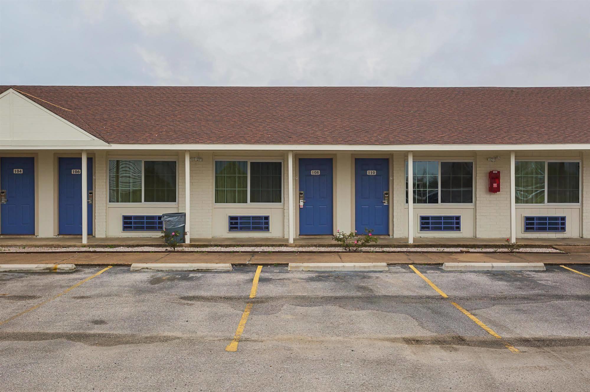 Motel 6-Madisonville, Tx Екстер'єр фото