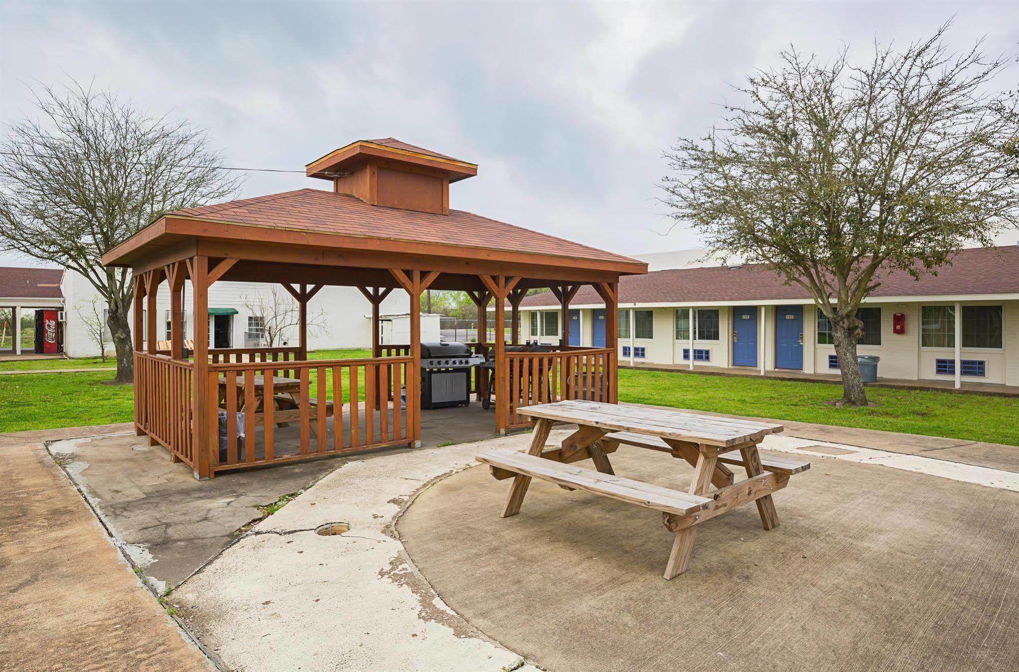 Motel 6-Madisonville, Tx Екстер'єр фото