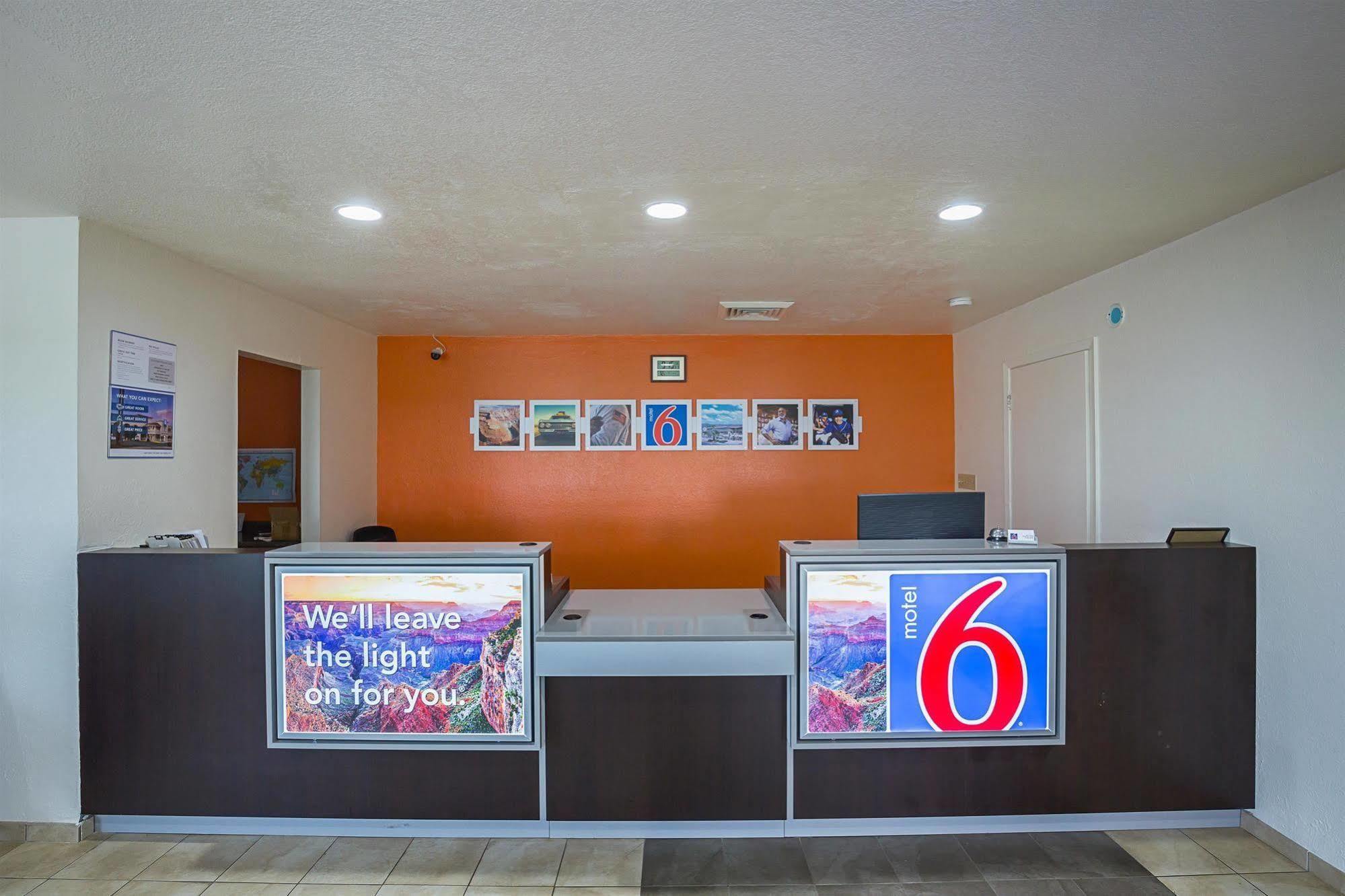 Motel 6-Madisonville, Tx Екстер'єр фото