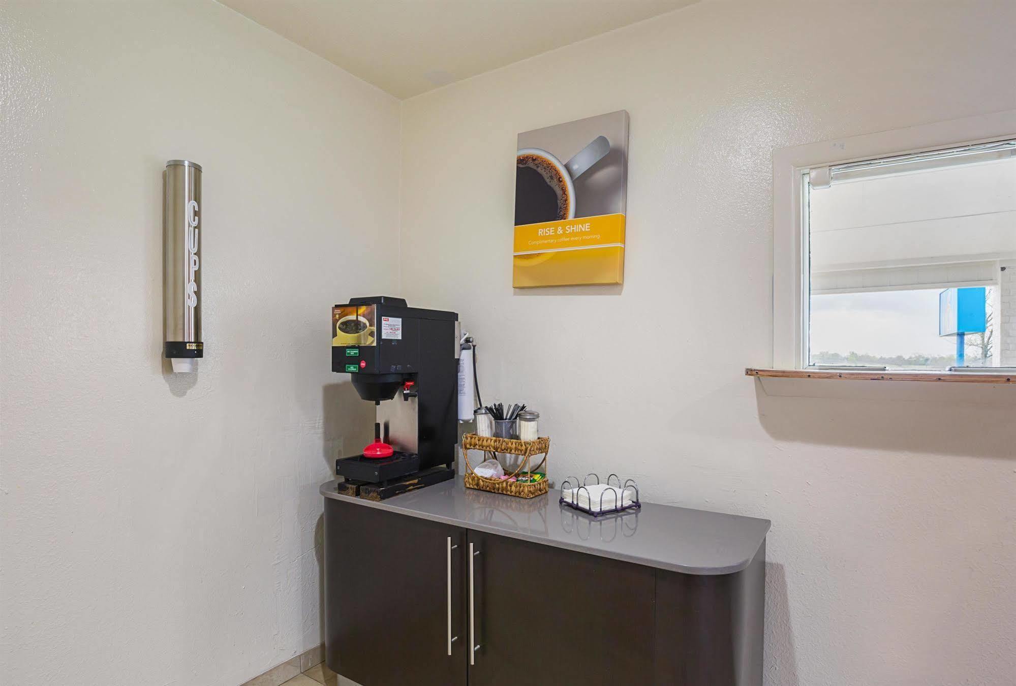 Motel 6-Madisonville, Tx Екстер'єр фото
