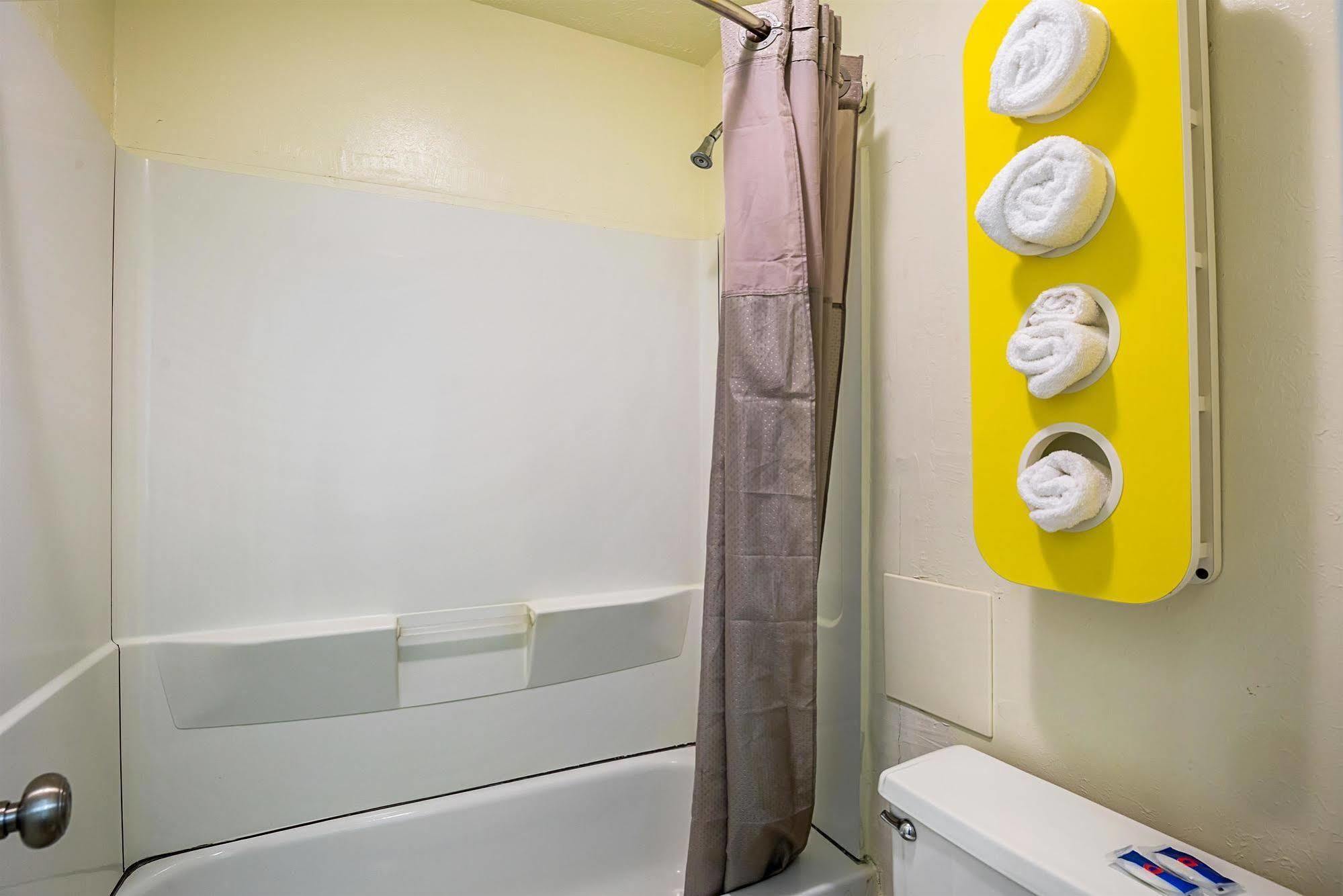 Motel 6-Madisonville, Tx Екстер'єр фото