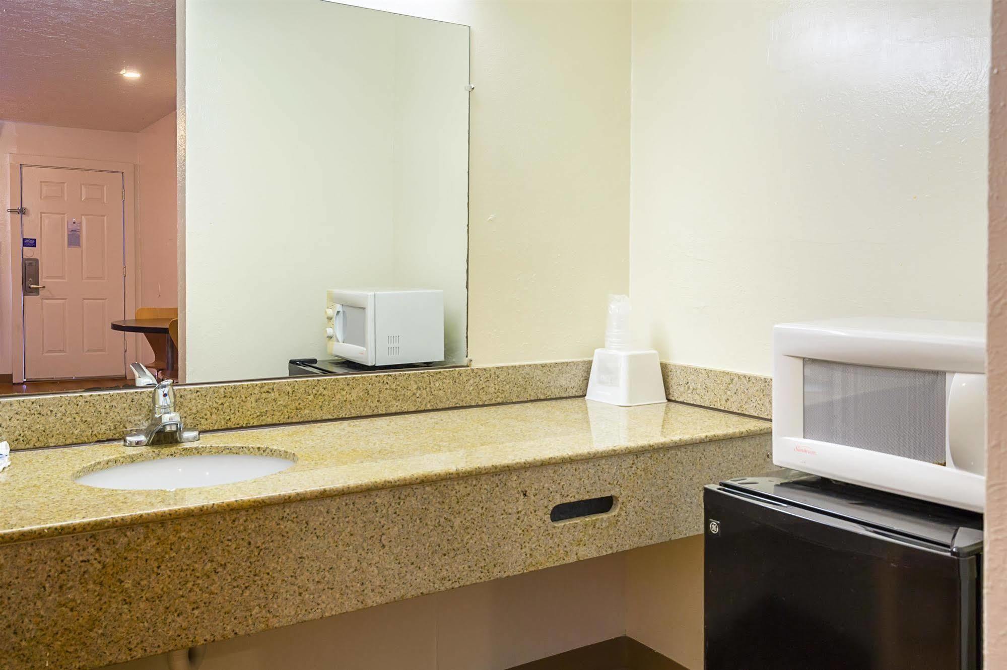 Motel 6-Madisonville, Tx Екстер'єр фото