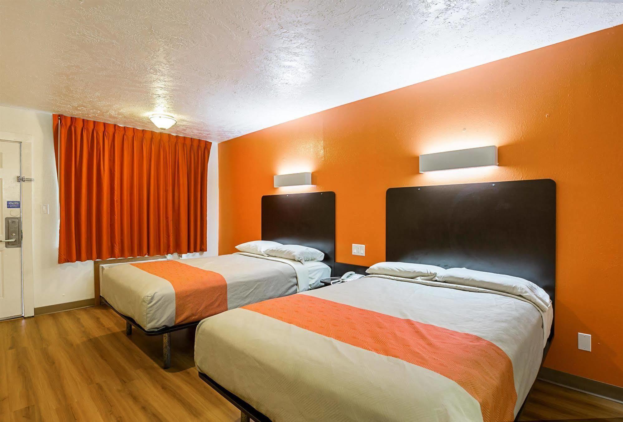 Motel 6-Madisonville, Tx Екстер'єр фото
