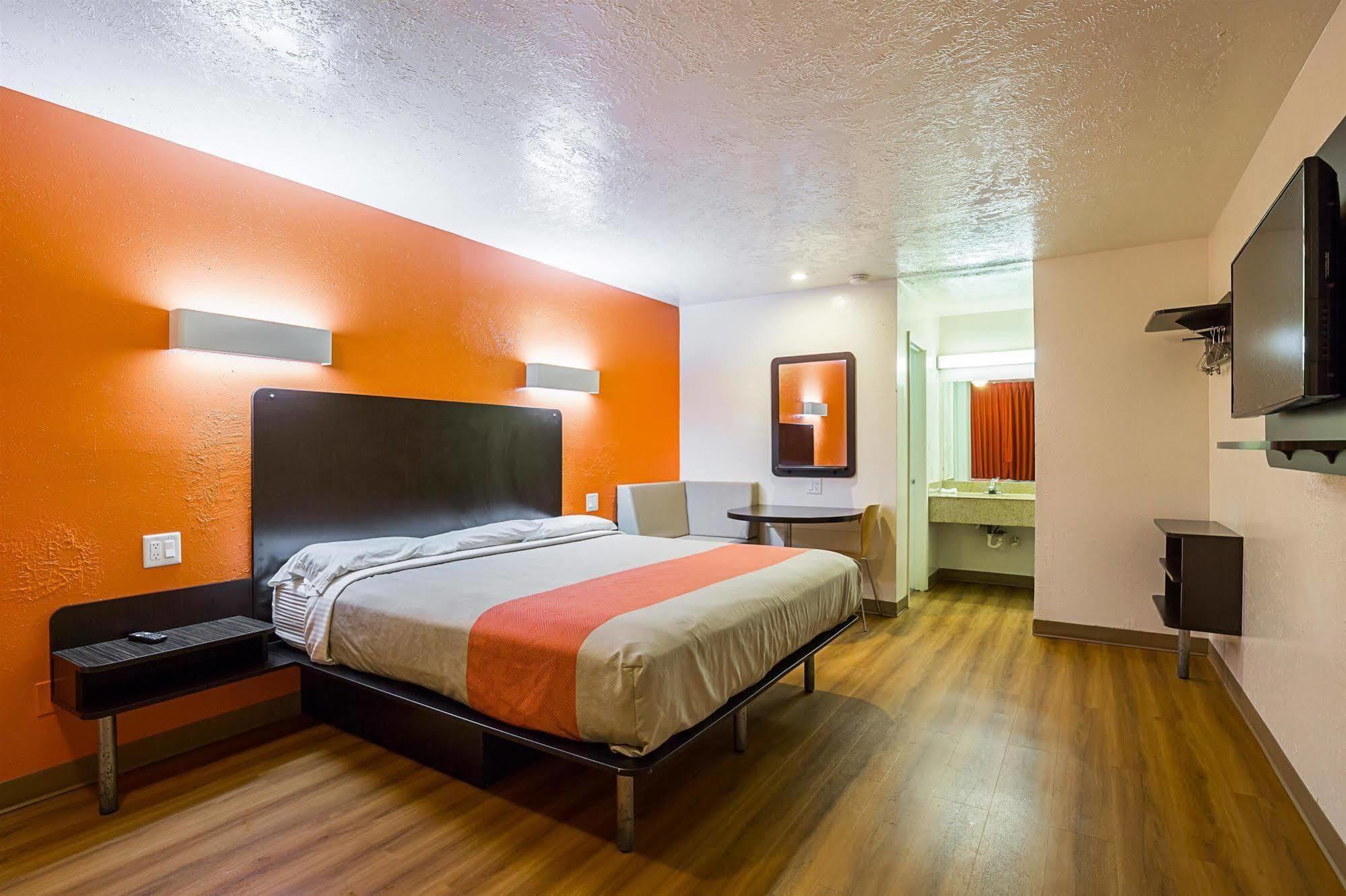 Motel 6-Madisonville, Tx Екстер'єр фото
