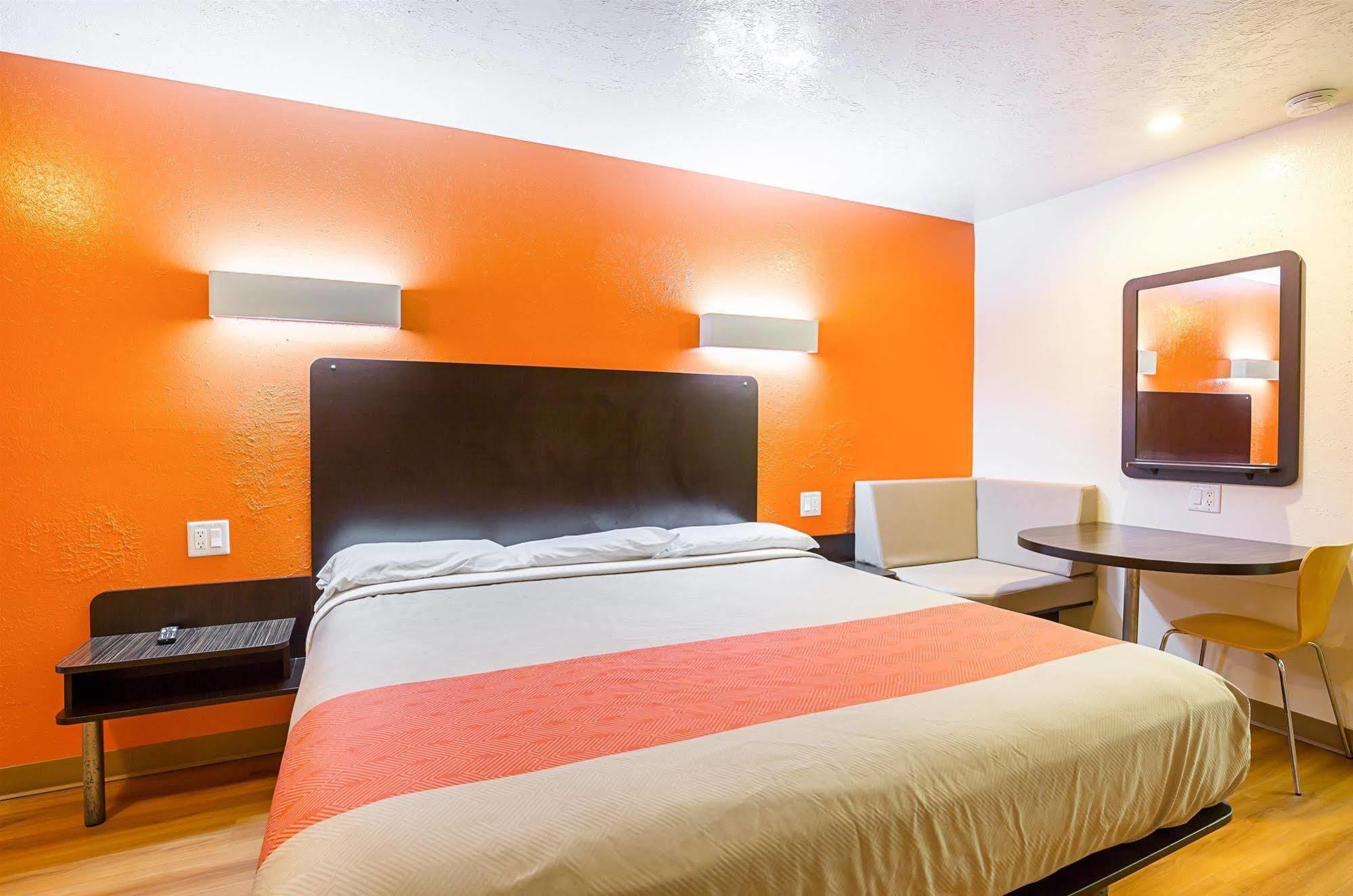 Motel 6-Madisonville, Tx Екстер'єр фото